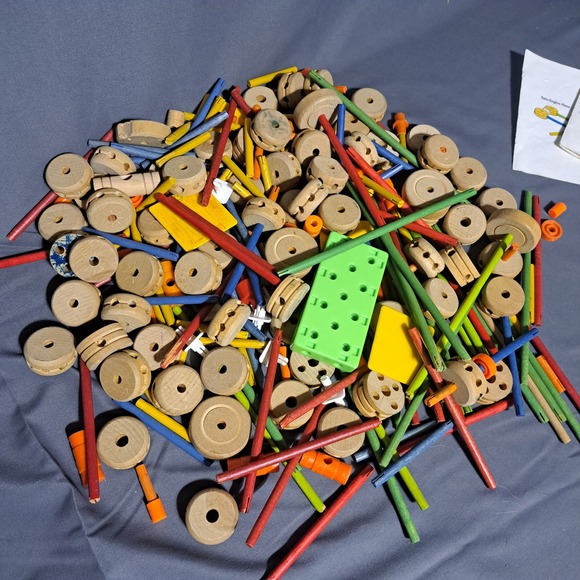 VTG Tinkertoy Wooden Plastic Building Connector Blocks 275+ pc Wheels Rods - Picture 3 of 3